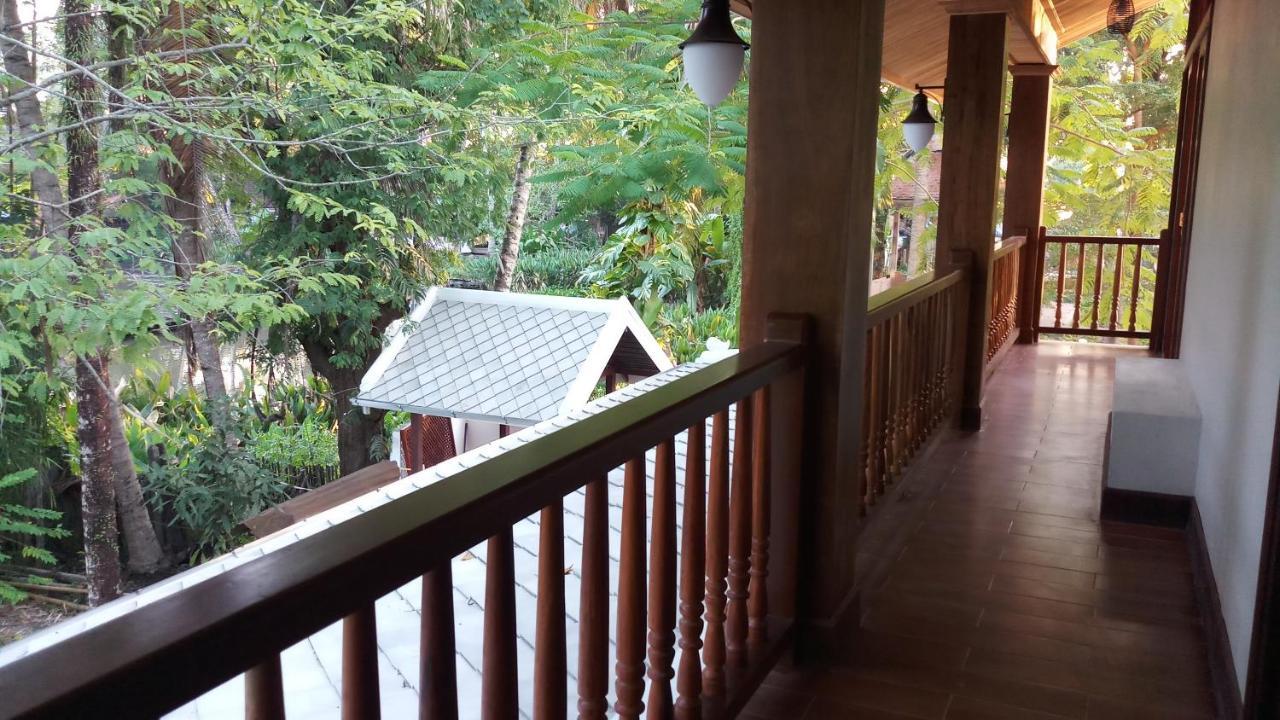 Villa Bouathong Hotels Луанг Прабанг Екстериор снимка