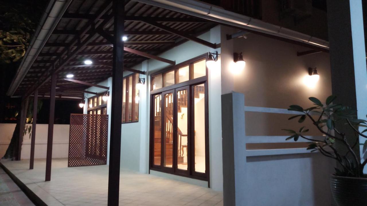 Villa Bouathong Hotels Луанг Прабанг Екстериор снимка