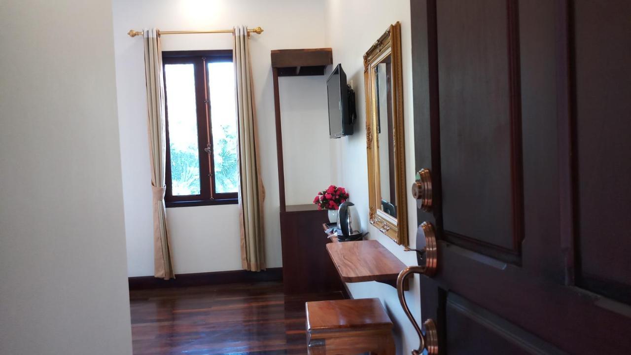 Villa Bouathong Hotels Луанг Прабанг Екстериор снимка