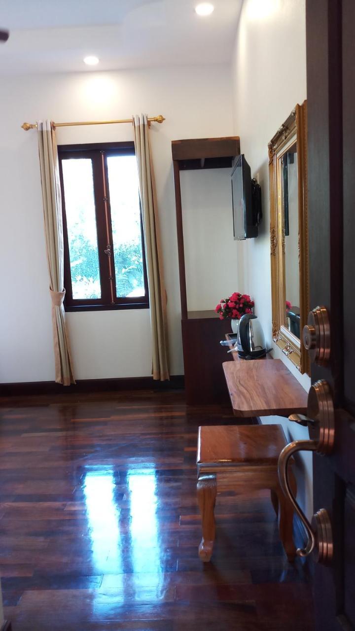 Villa Bouathong Hotels Луанг Прабанг Екстериор снимка