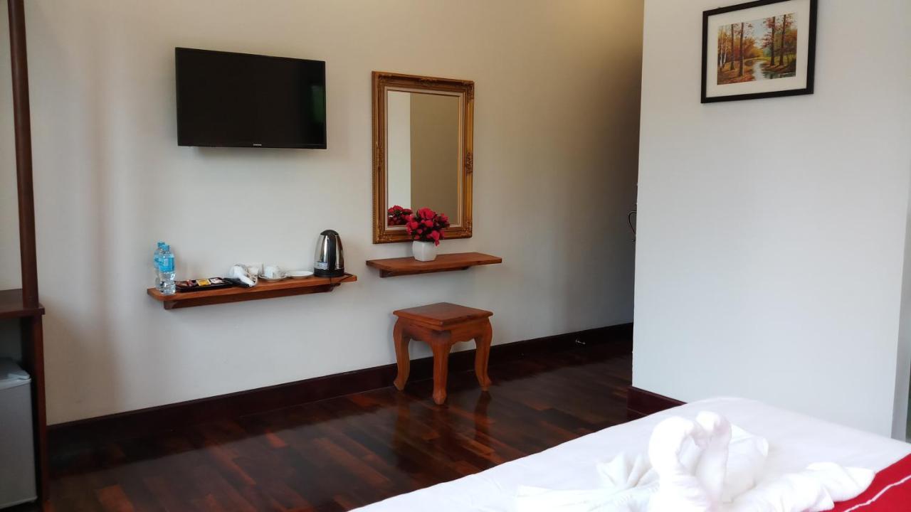 Villa Bouathong Hotels Луанг Прабанг Екстериор снимка